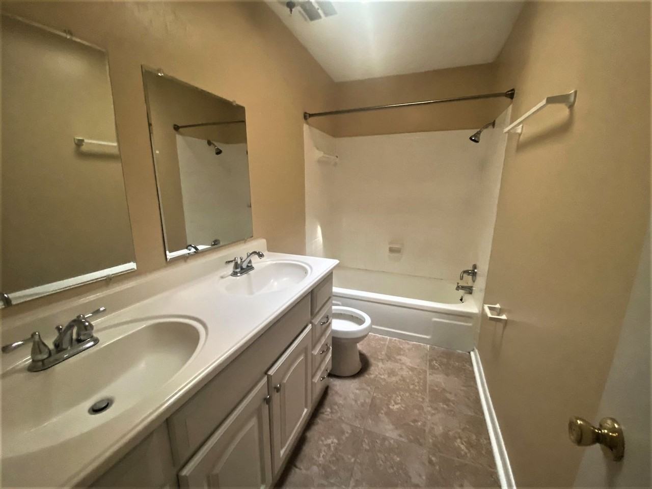 202 Wendwood Dr - Photo 7 of 12