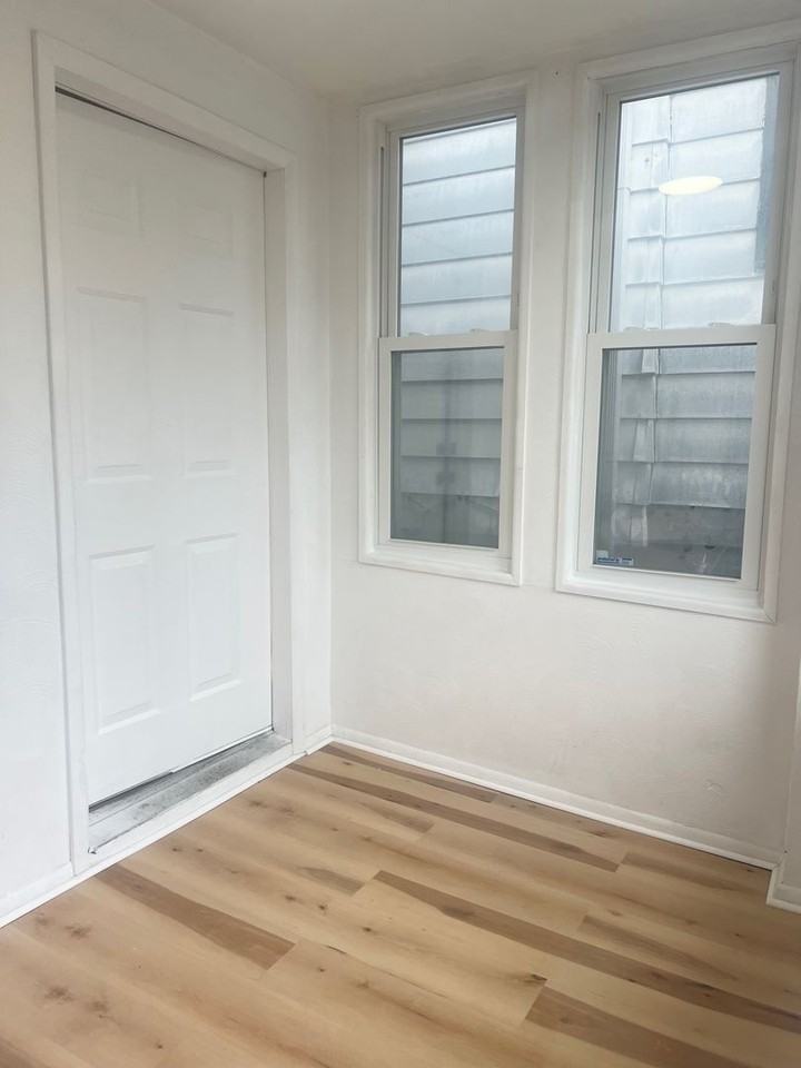 207 Wilbur St - Photo 3 of 26
