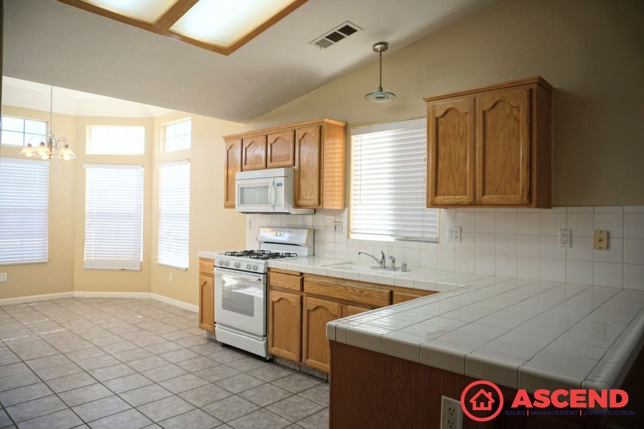 286 Deep Creek Dr - Photo 3 of 11