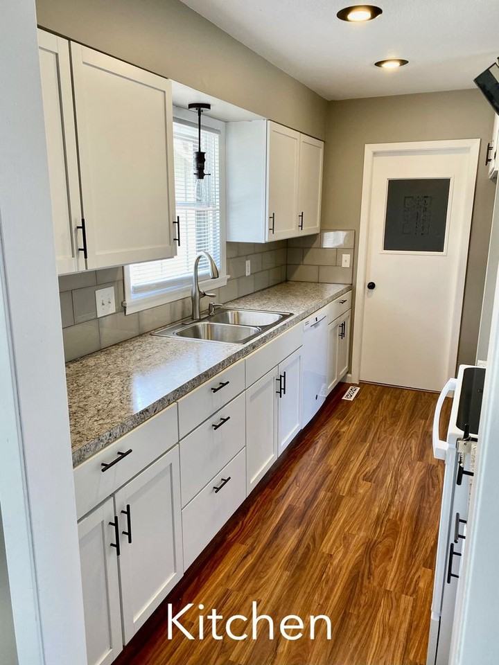 1457 N Coolidge Ave - Photo 3 of 17