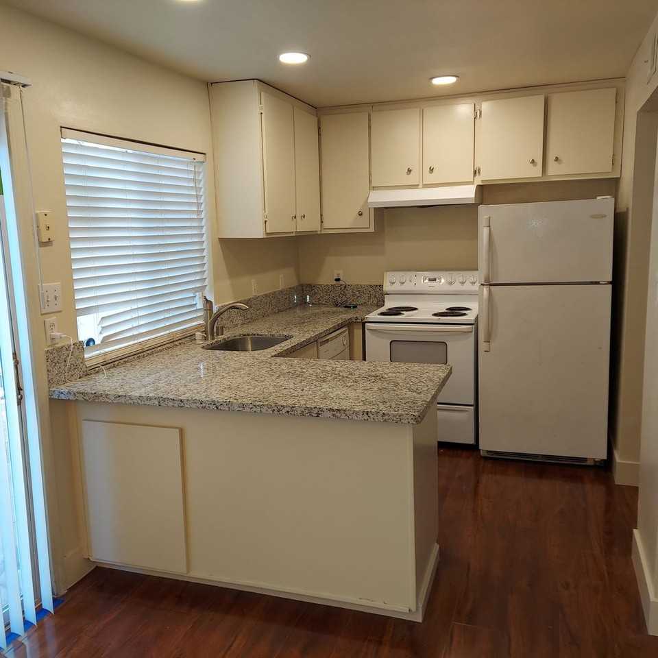 8883 Salmon Falls Dr #E - Photo 7 of 17