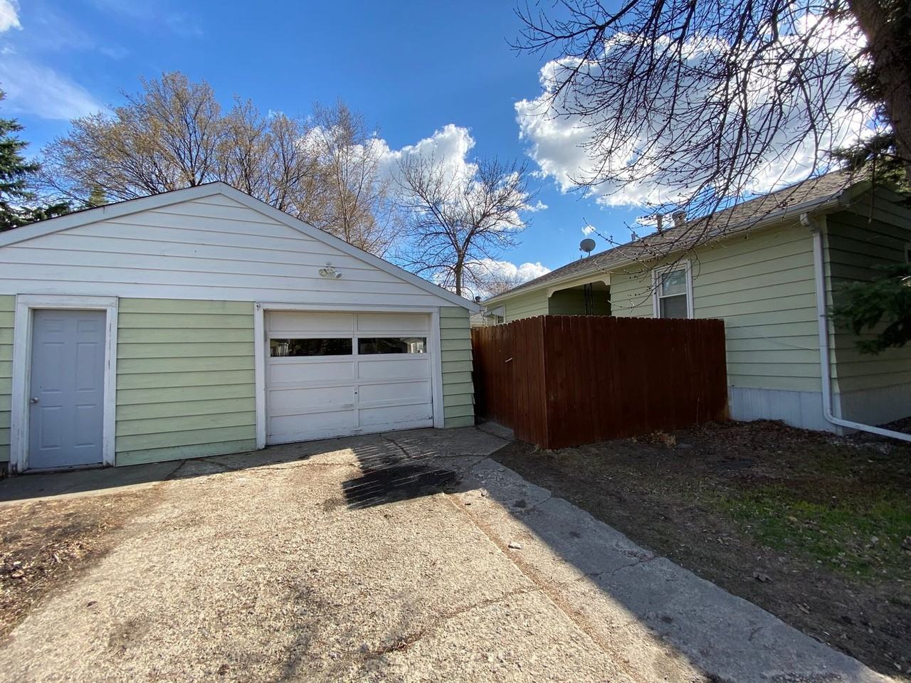 202 15th St S - Photo 5 of 28