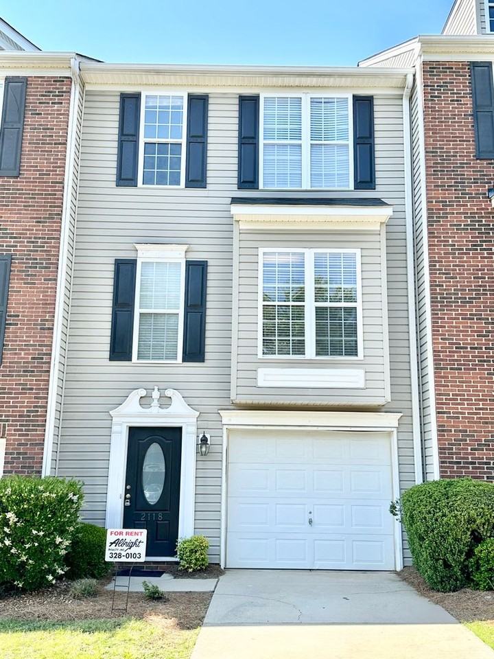 2118 Midnight Blue Ln - Photo 2 of 11