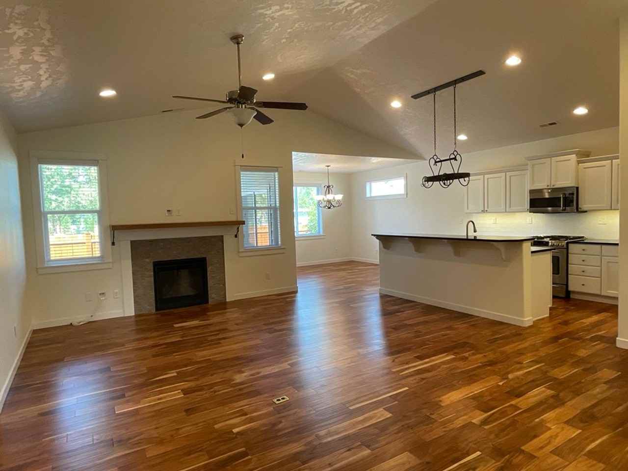 1296 W Hill Ave - Photo 2 of 14