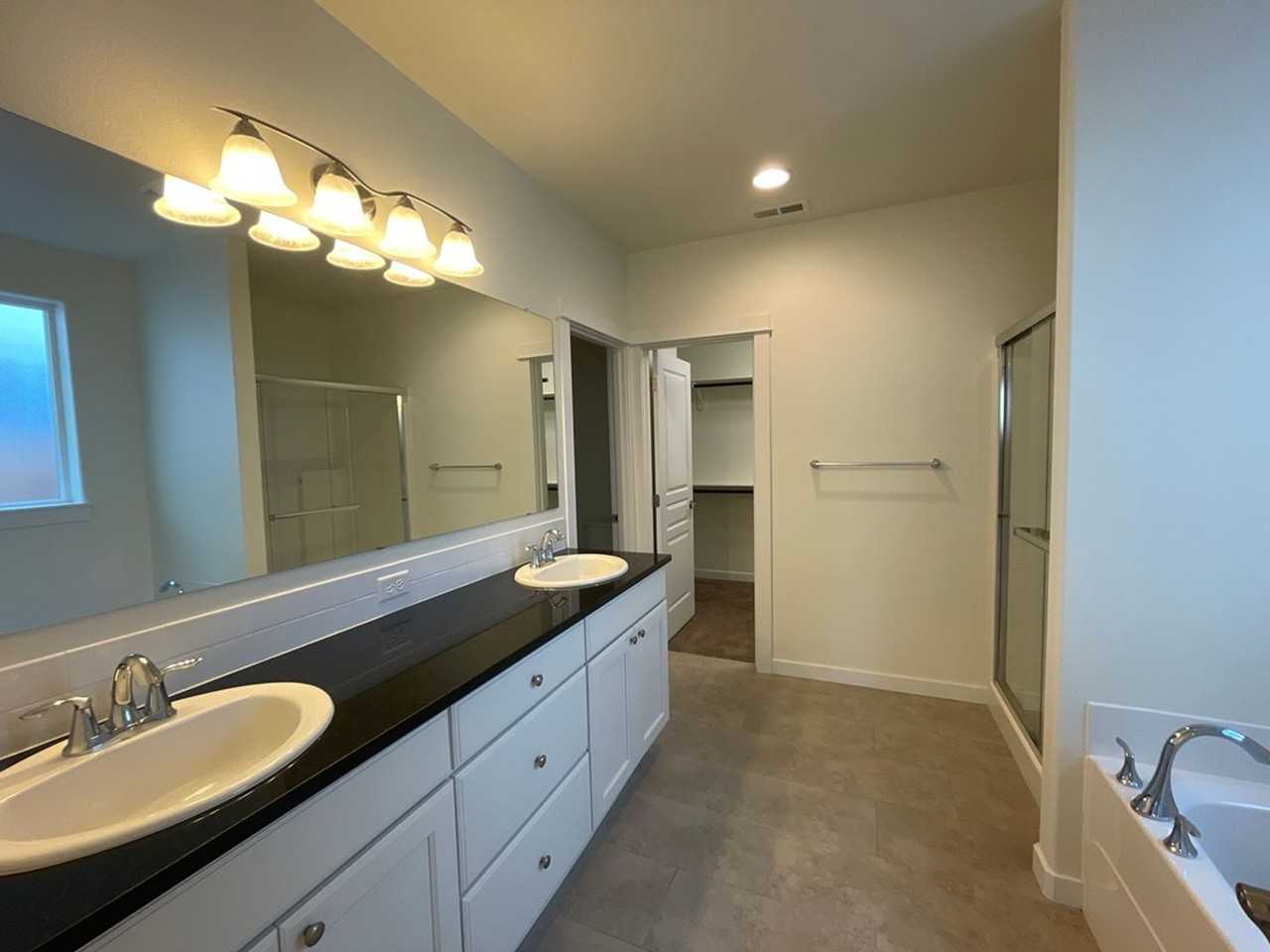 1296 W Hill Ave - Photo 7 of 14