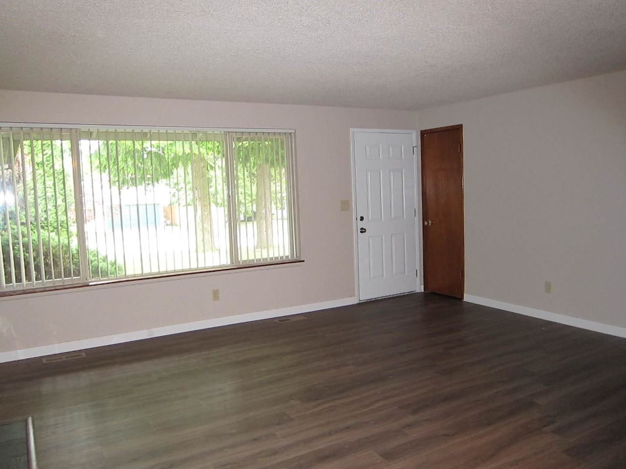16002 53rd Ave W - Photo 3 of 13