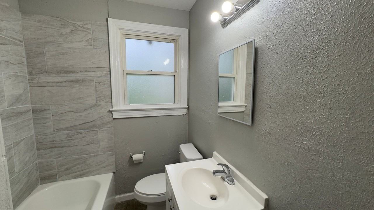 4408 Kenndle Rd - Photo 4 of 14