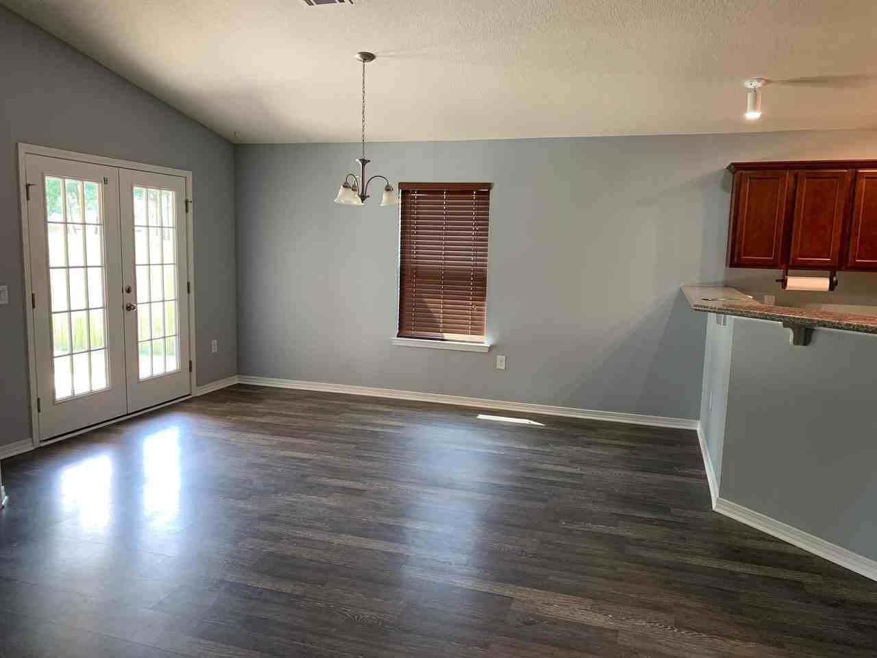 5685 Peach Dr - Photo 2 of 17