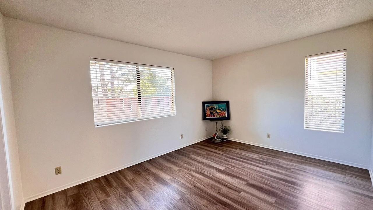 1202 E Walnut Ave #A - Photo 7 of 13