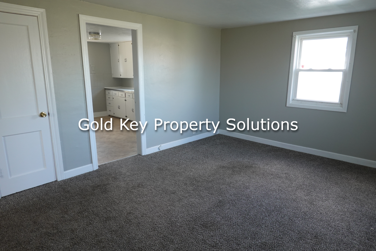 2439 Silver St - Photo 3 of 15