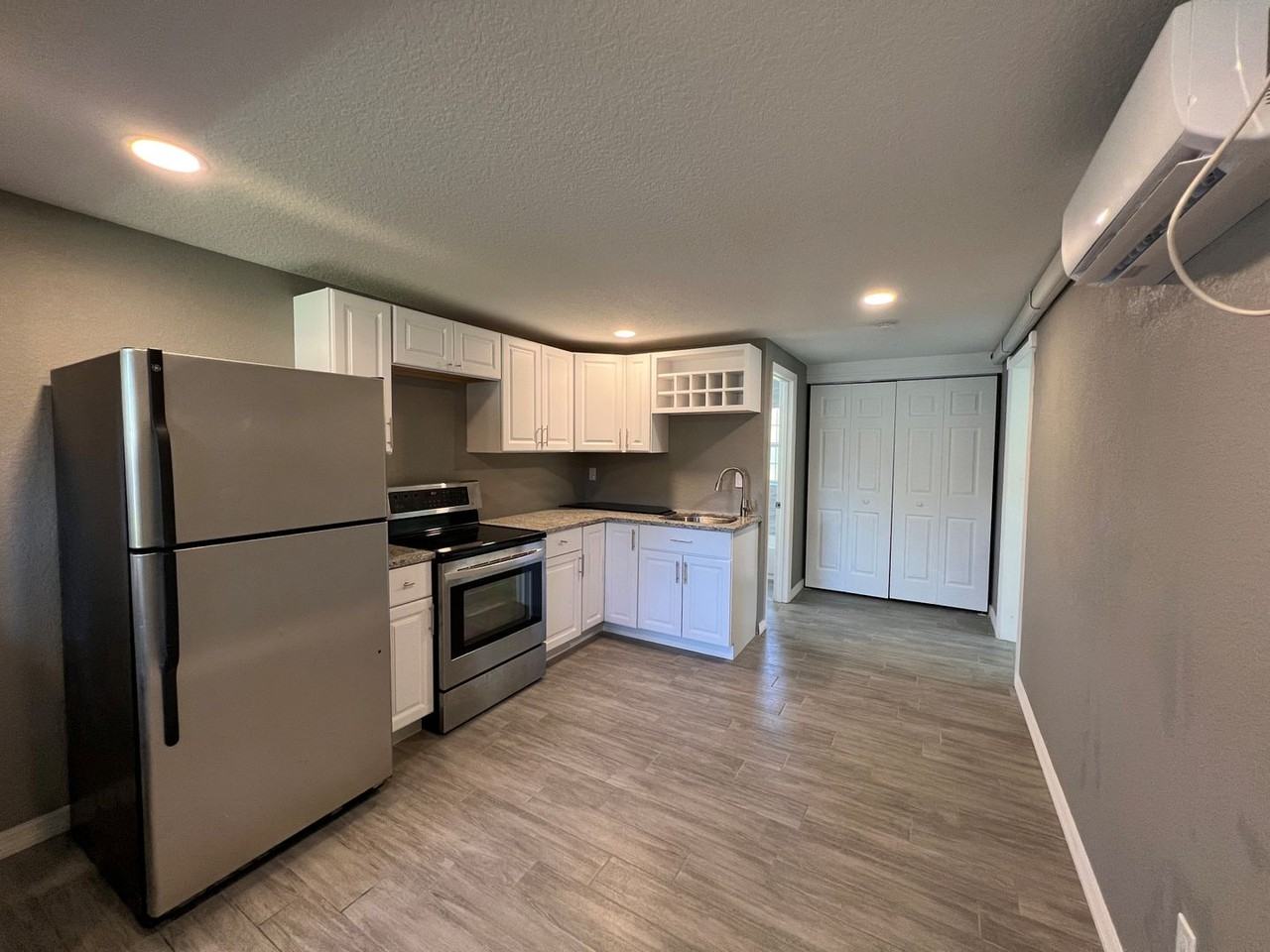 840 Bethune Dr #B - Photo 2 of 8