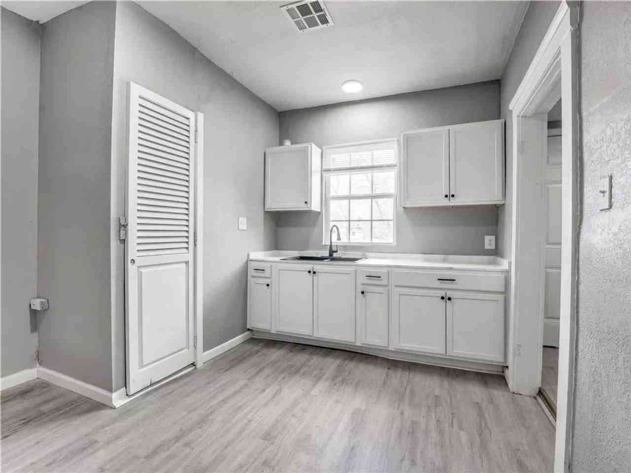 3301 N Mckinley Ave - Photo 3 of 16