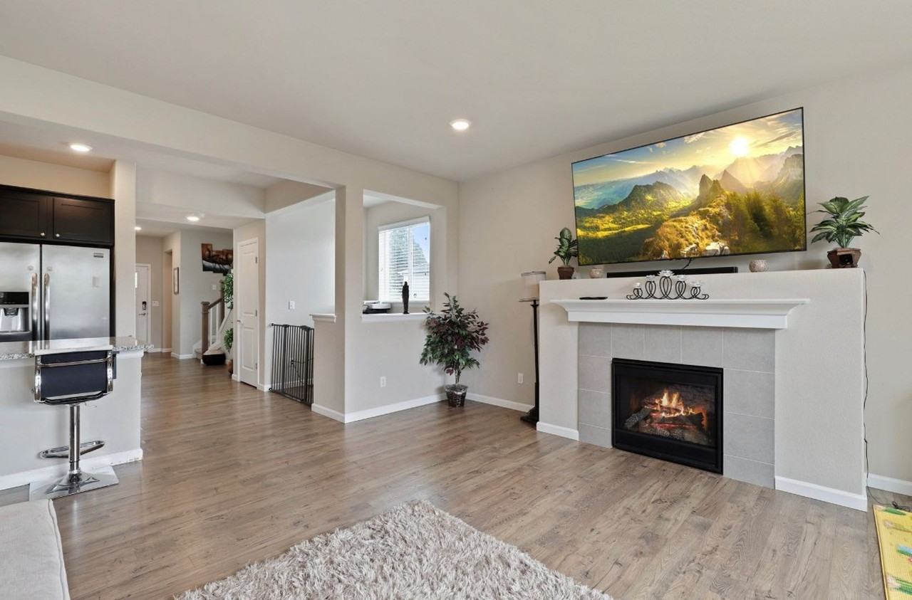 2808 S 376th Pl - Photo 3 of 25