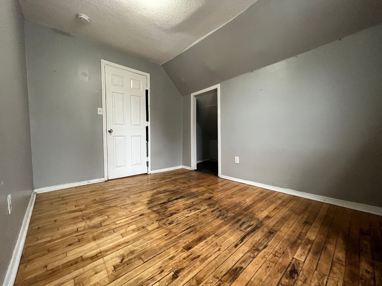 2356 Thomas Ave N #2 - Photo 2 of 5
