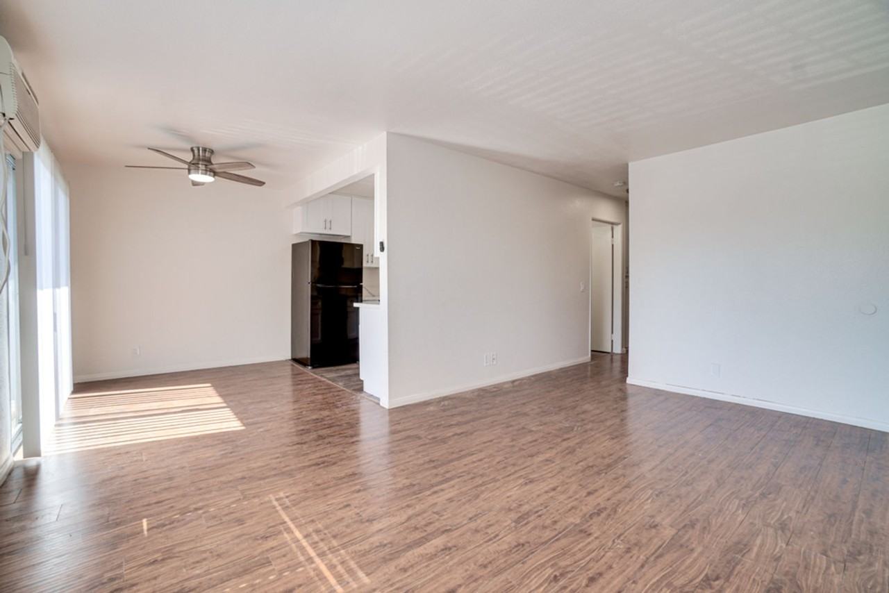 North Mollison Apartments - Photo 3 of 16