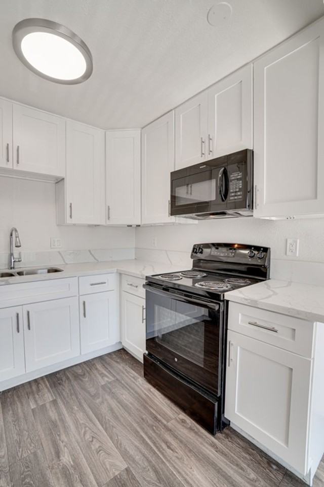 North Mollison Apartments - Photo 5 of 16