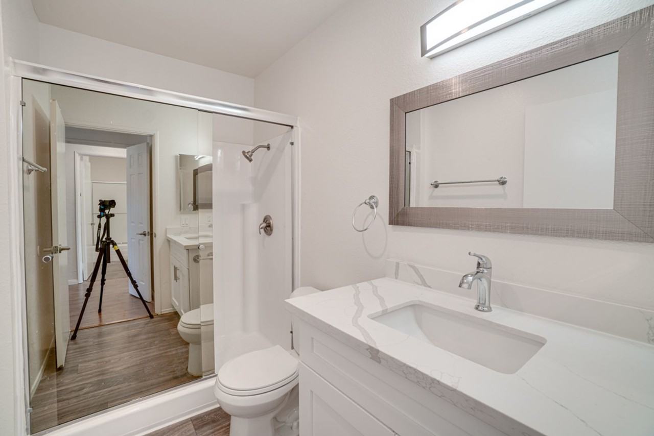 North Mollison Apartments - Photo 7 of 16