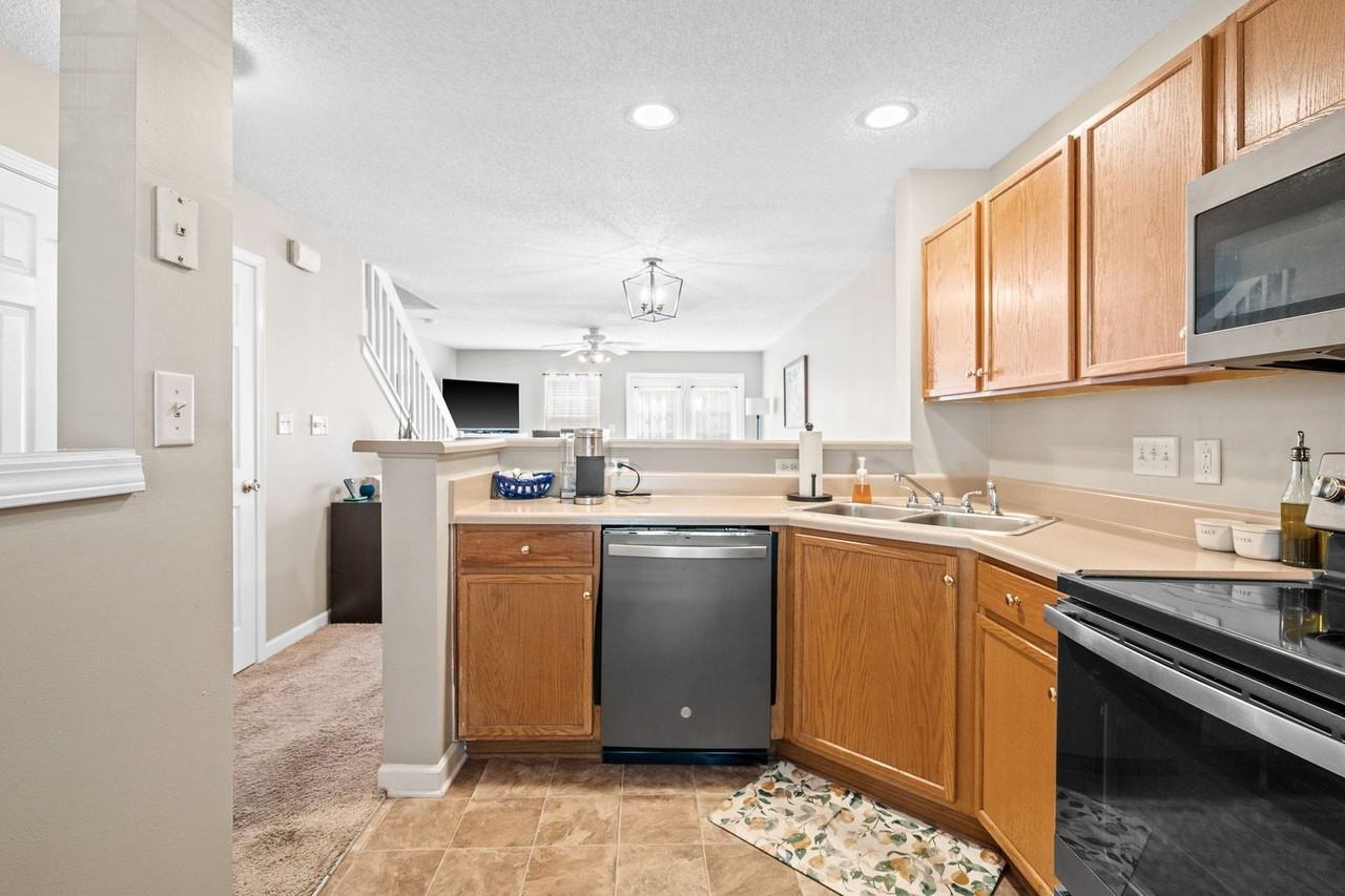 6314 Inkberry Dr - Photo 3 of 27