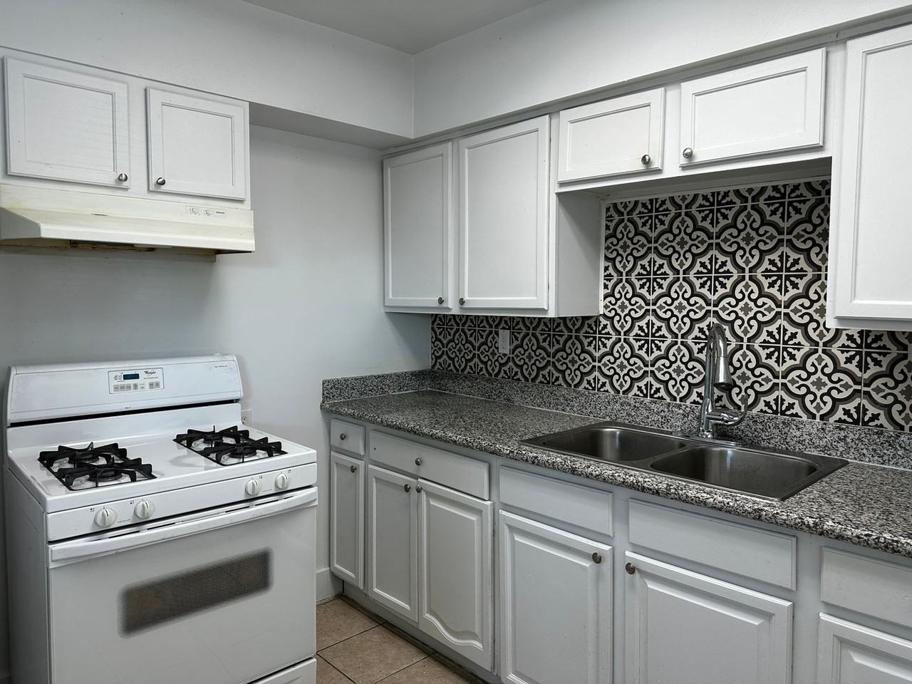 13913 N Palm St #11 - Photo 2 of 10