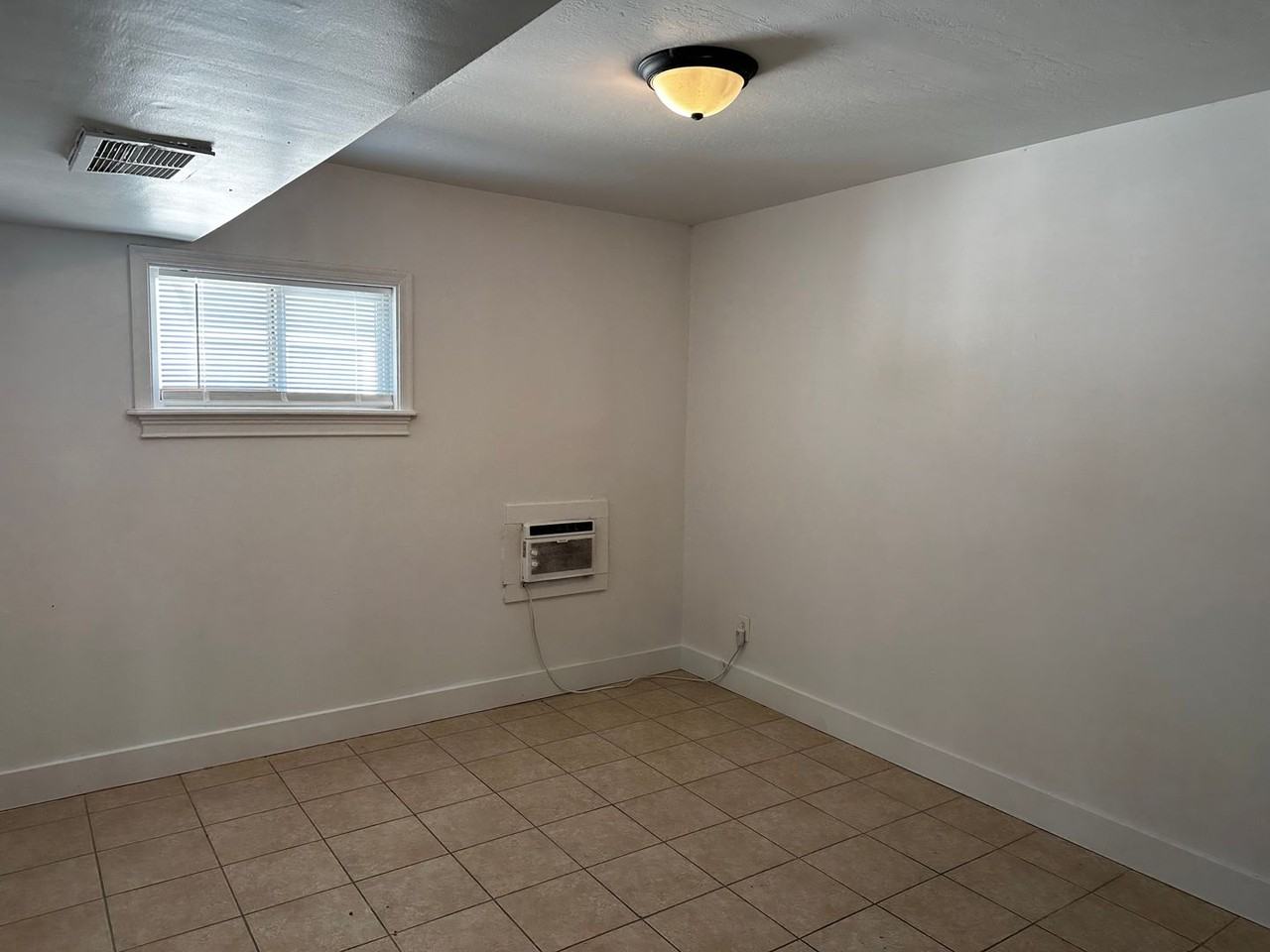 13913 N Palm St #11 - Photo 6 of 10