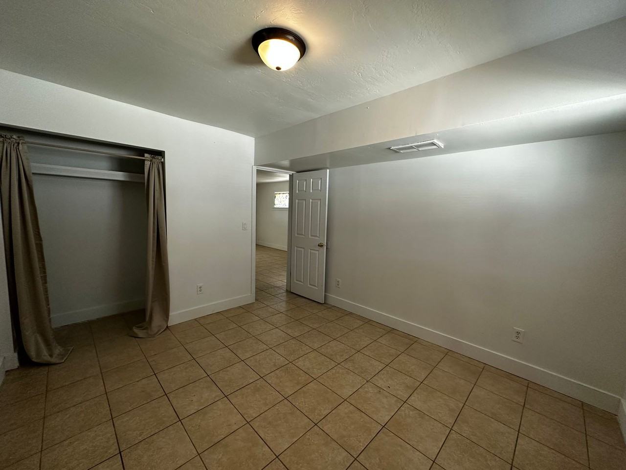 13913 N Palm St #11 - Photo 7 of 10