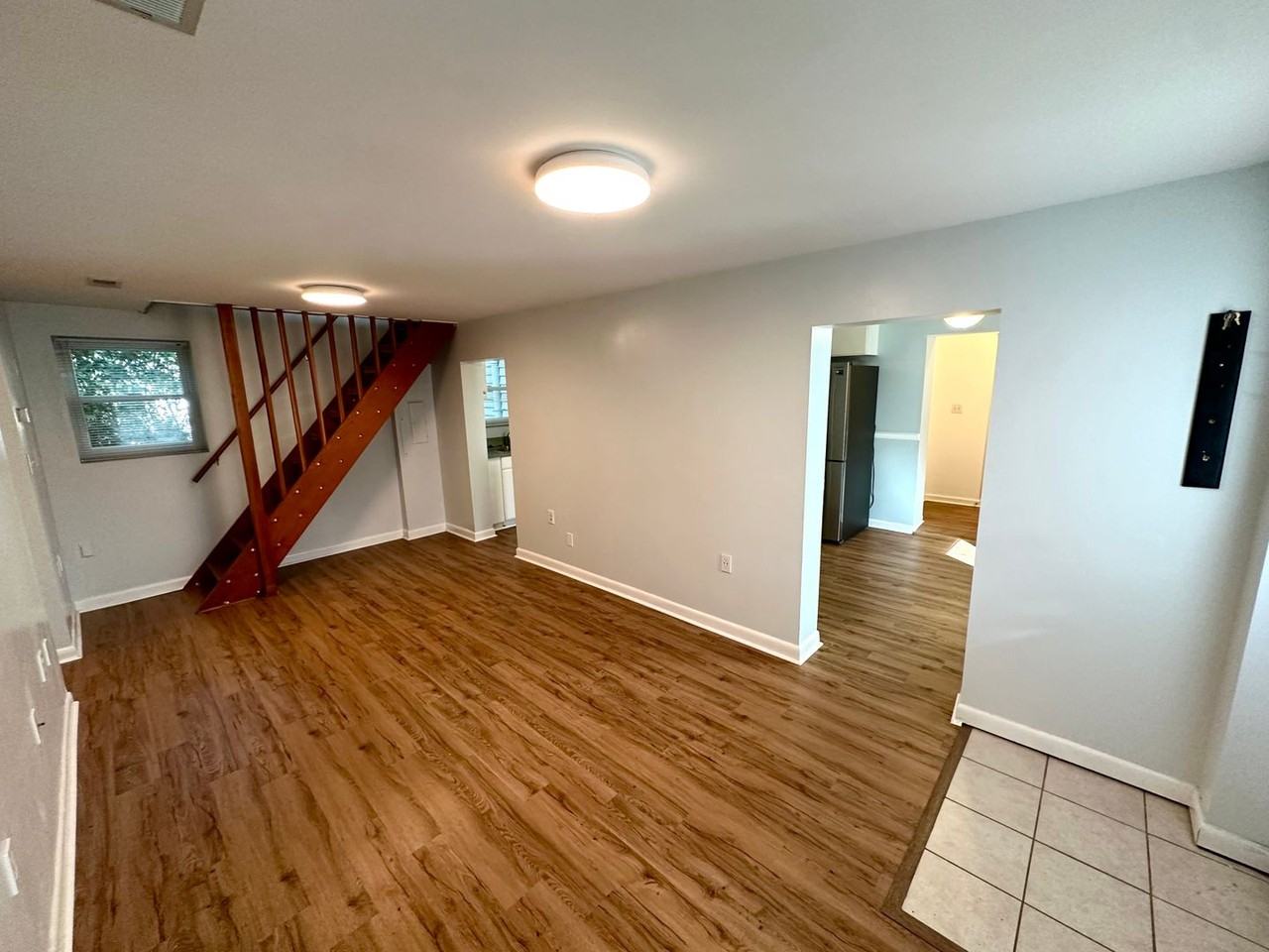 25 Jacobs Ln - Photo 3 of 26
