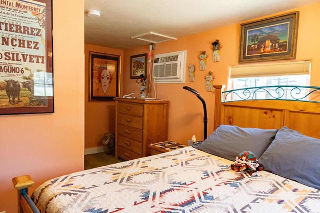 222 1/5 N Market St - Photo 5 of 8