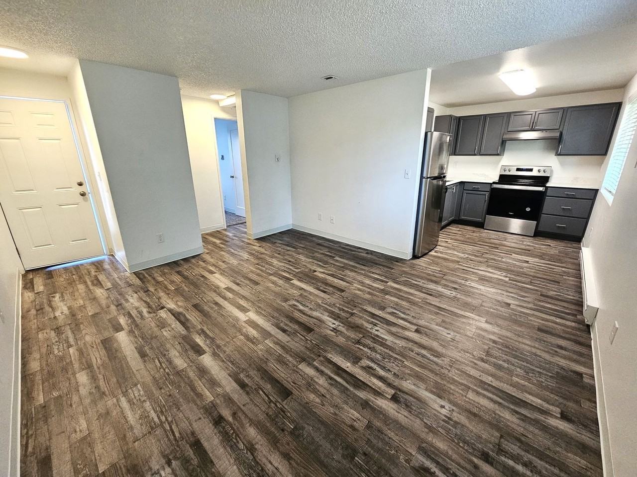 Chandelle Apartments - Photo 2 of 14