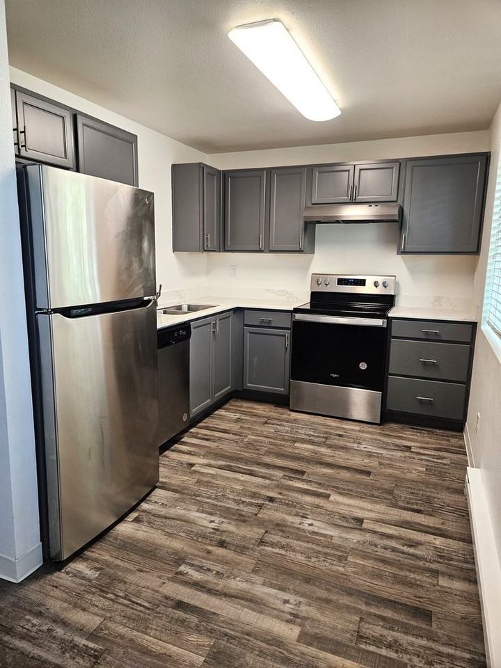 Chandelle Apartments - Photo 3 of 14