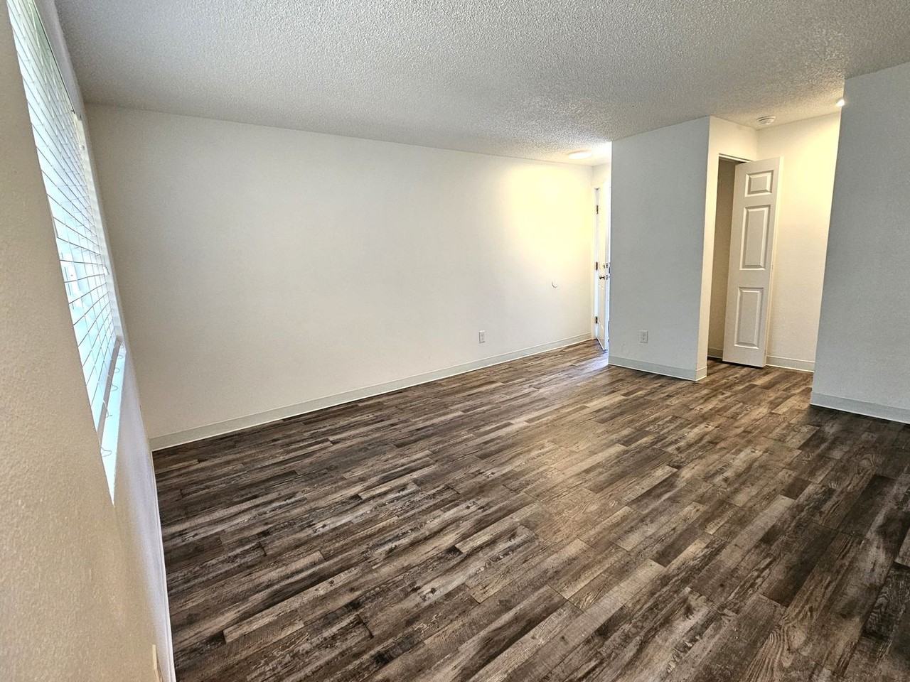 Chandelle Apartments - Photo 4 of 14