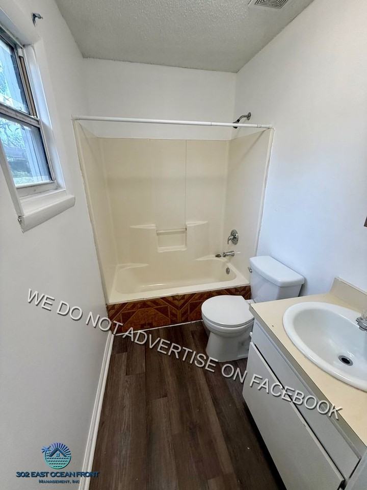 2892 Spencer St - Photo 7 of 11