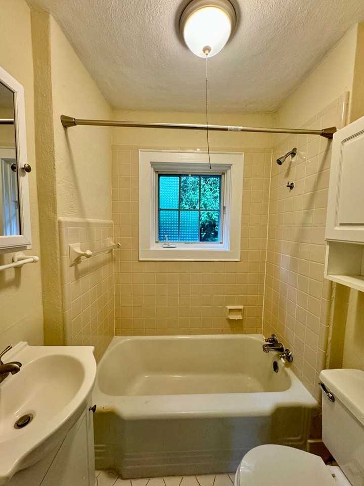 735 Raleigh Rd - Photo 5 of 25