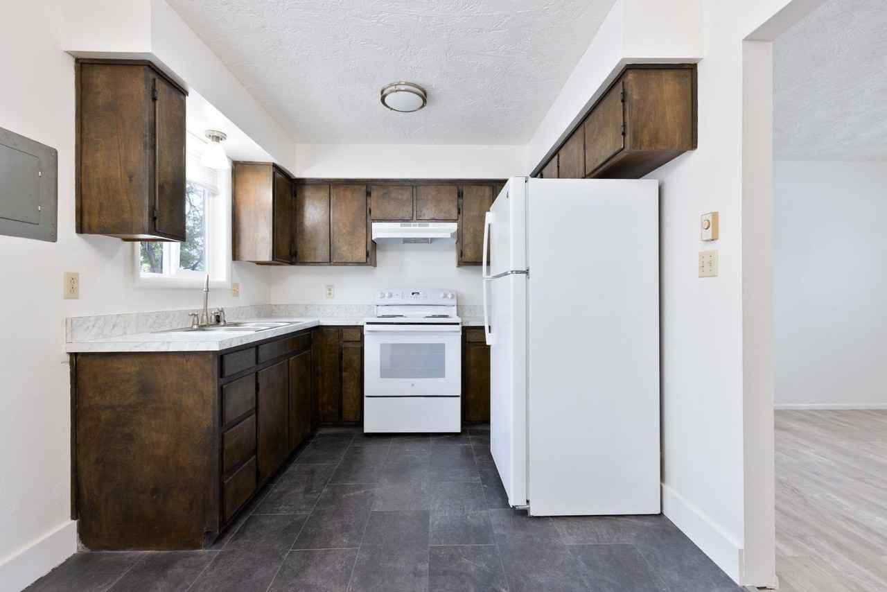 625 W Anderson St #1-4 - Photo 2 of 17