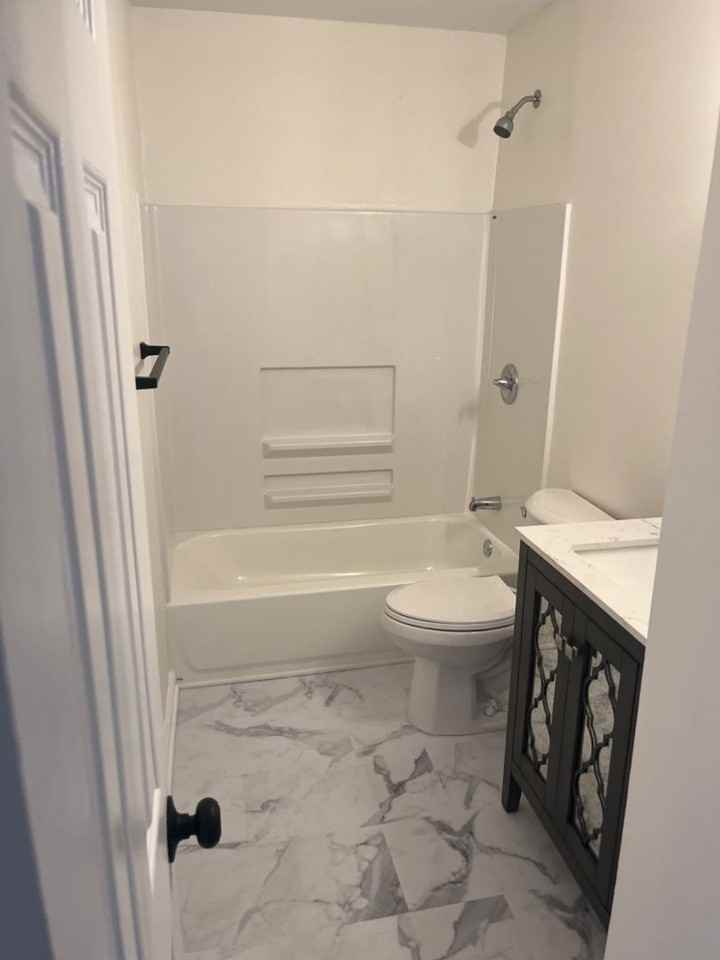 1115 Oakwood Dr - Photo 3 of 5
