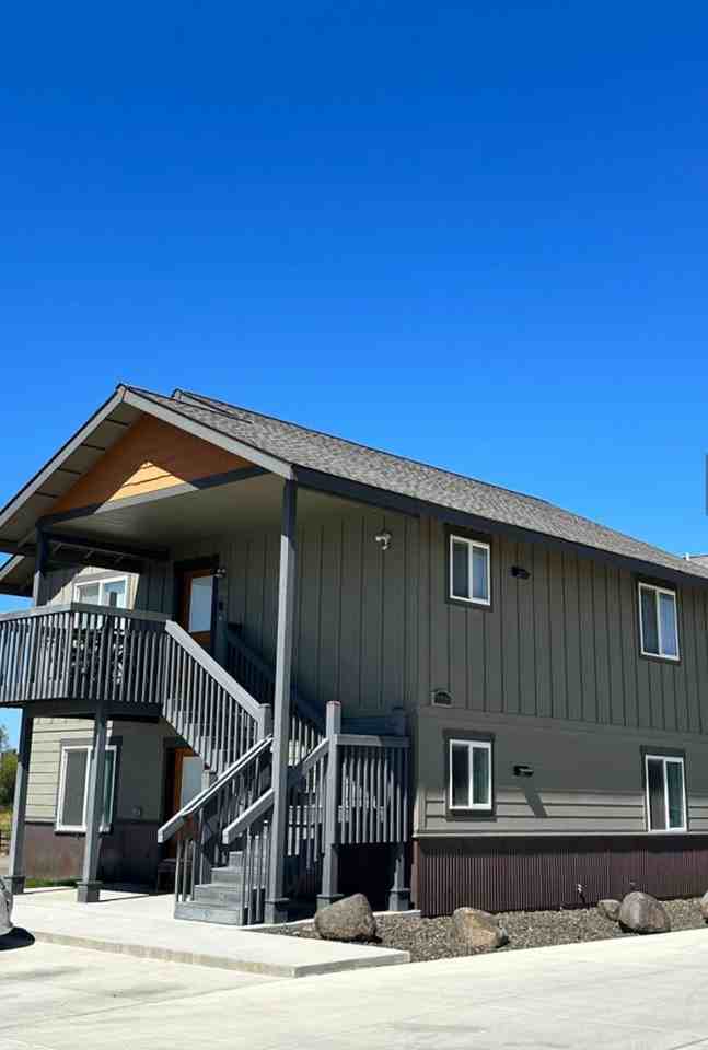 Cambridge Place I - 2223 - Photo 2 of 16