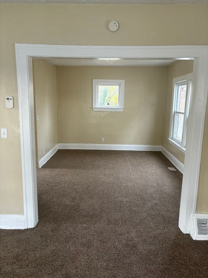 12033 Dove Avenue - Photo 3 of 7