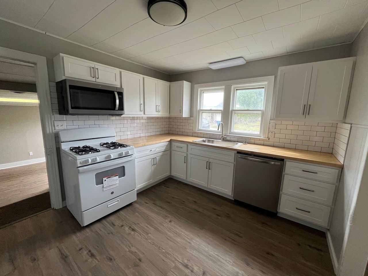 525 B St - Photo 3 of 9