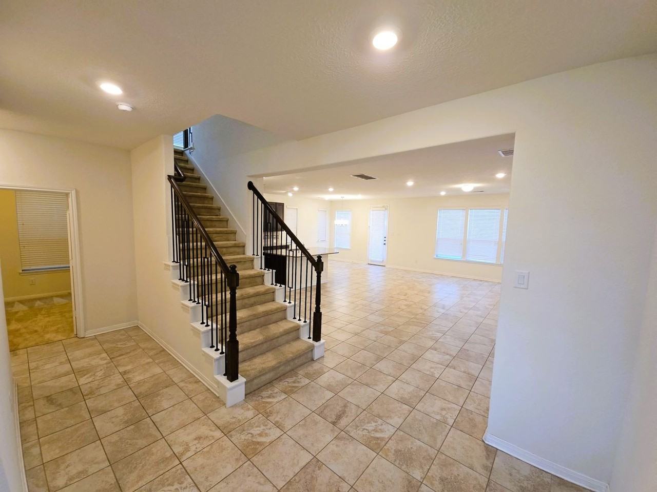 16626 Cliff Vale Ct - Photo 5 of 40