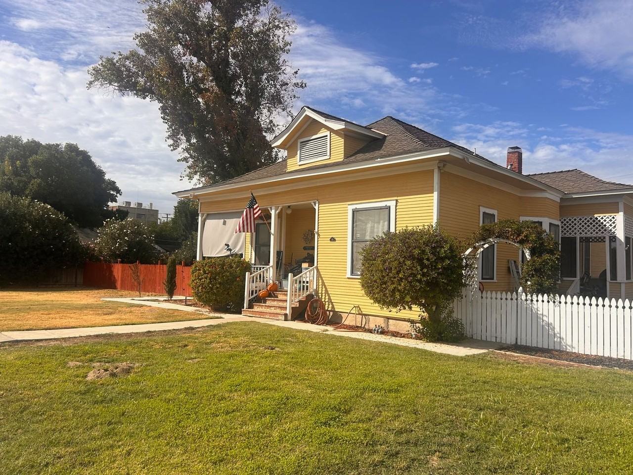318 F St - Photo 2 of 18