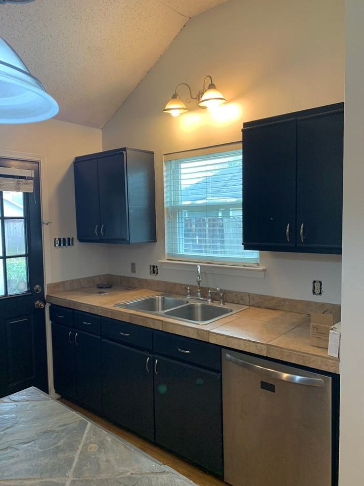 13676 Greenview Ave - Photo 6 of 10