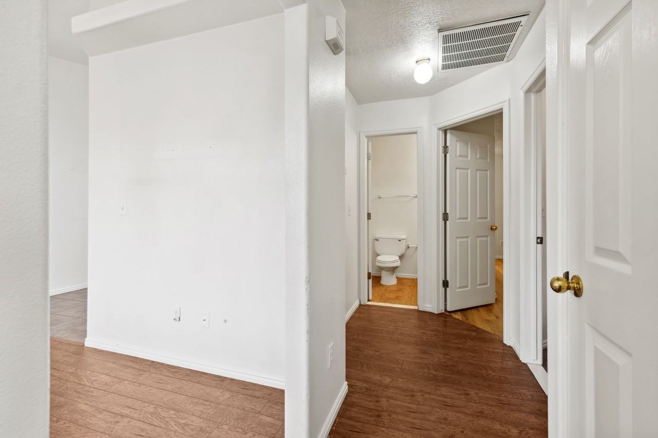 2667 E 620 N - Photo 6 of 21