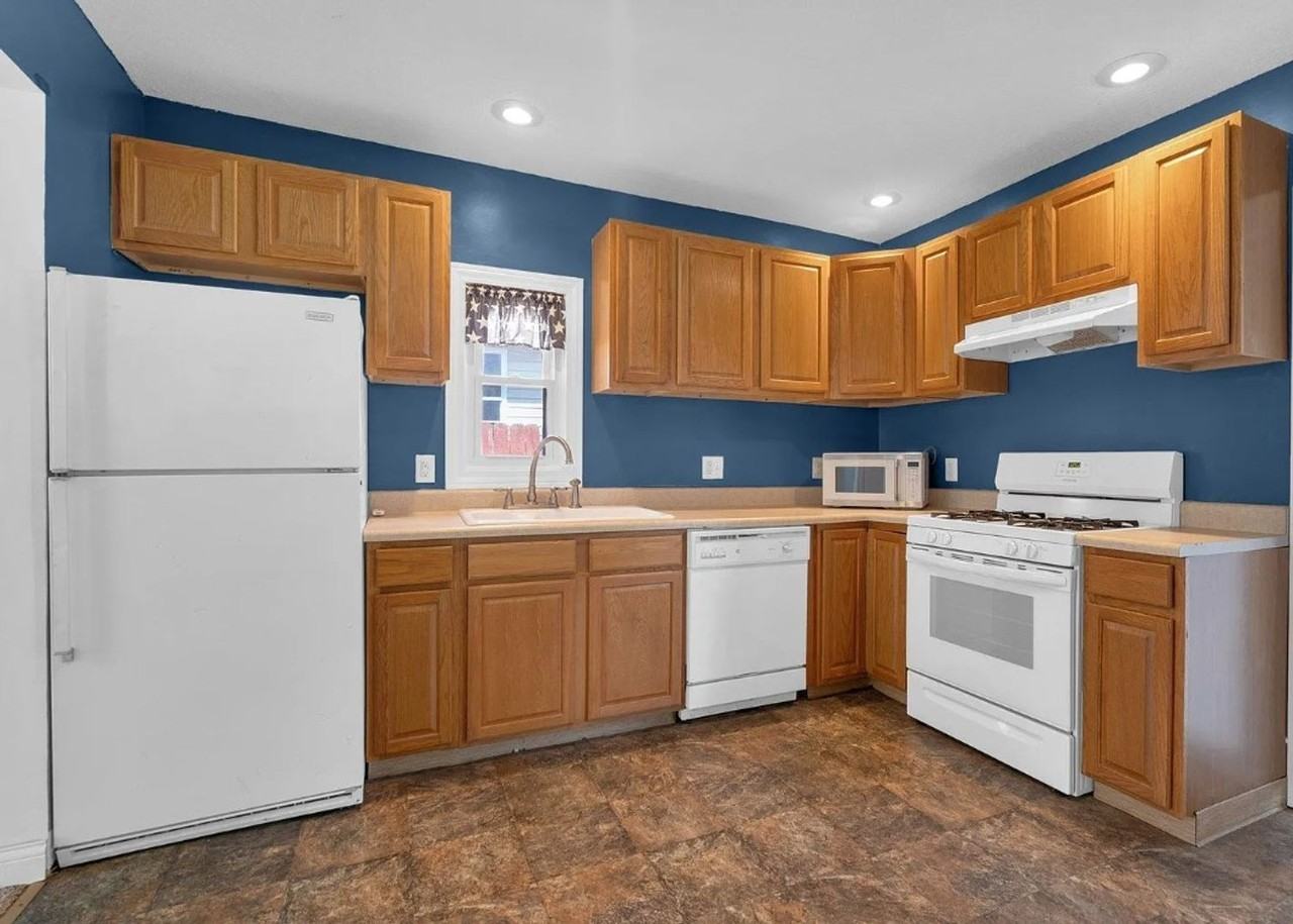 2209 41st St - Photo 5 of 12