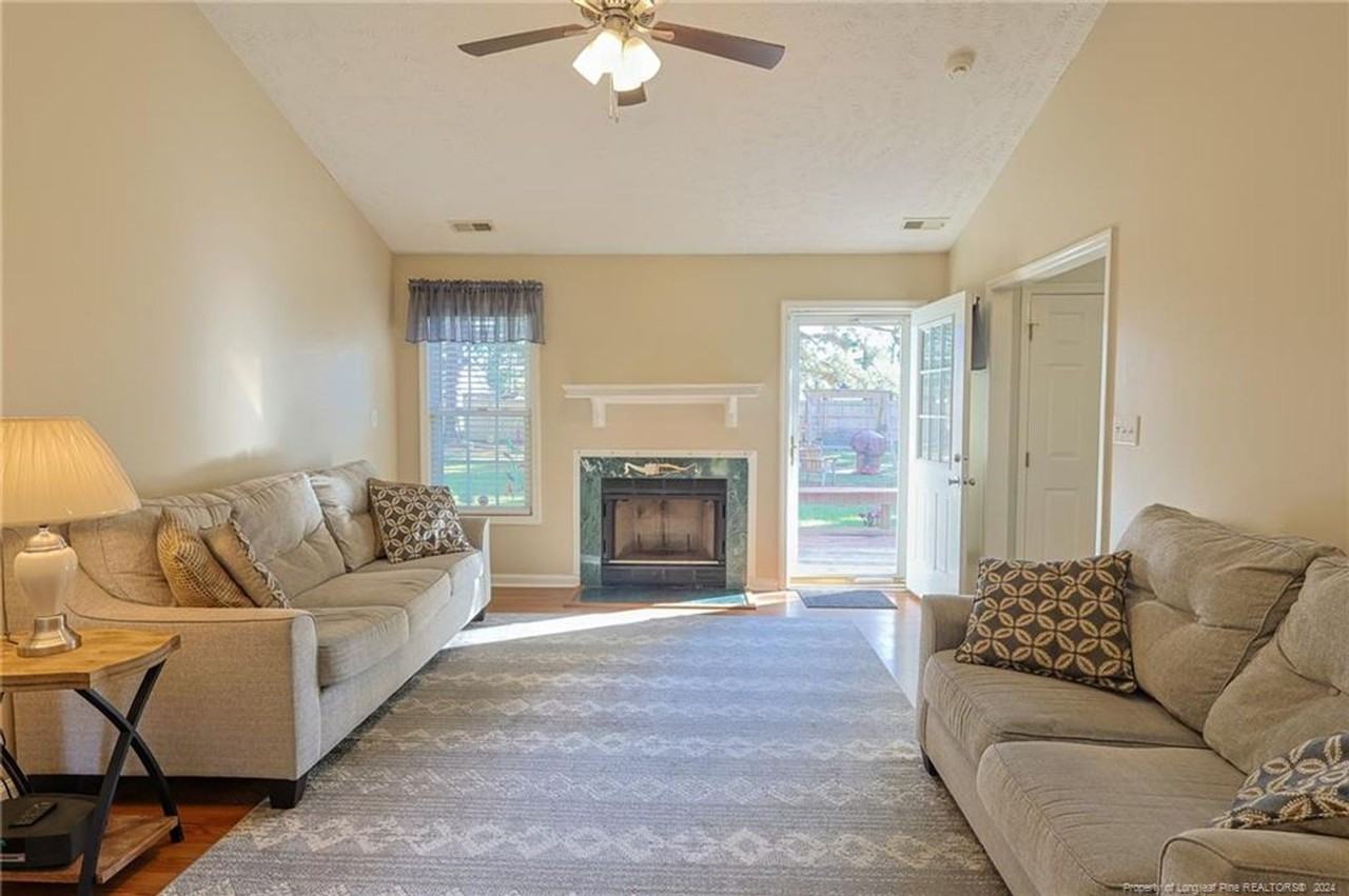 106 Liberty Ct - Photo 3 of 18