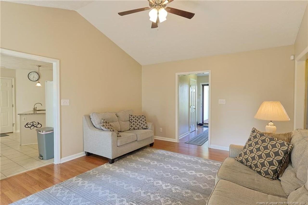 106 Liberty Ct - Photo 4 of 18