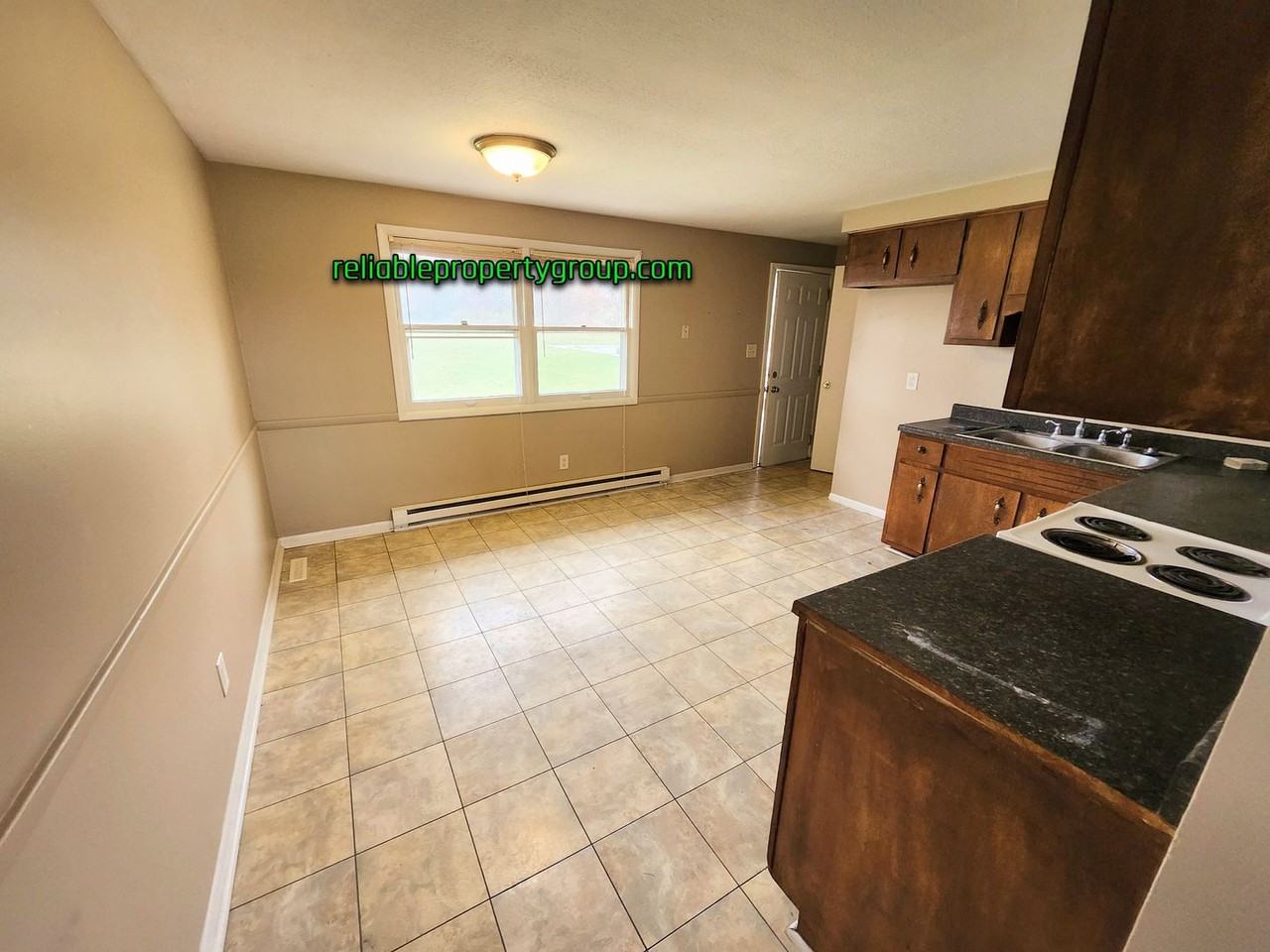 10735 Old Decatur Rd - Photo 5 of 10
