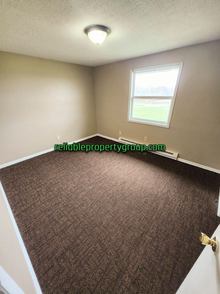 10735 Old Decatur Rd - Photo 6 of 10