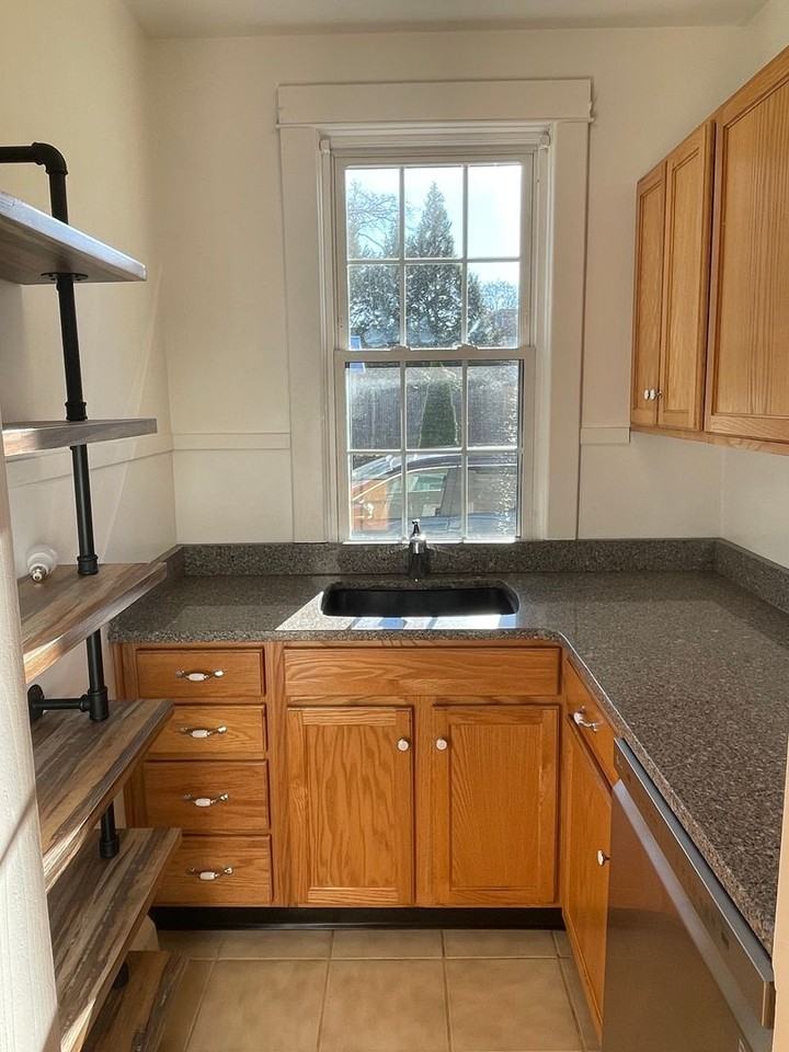 452-454 Pomeroy - Photo 3 of 17