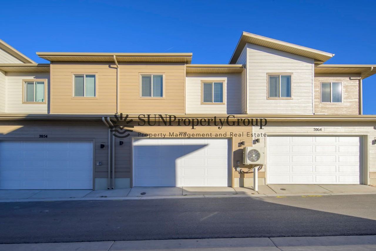 2058 S Sawmill Blvd - Photo 2 of 20