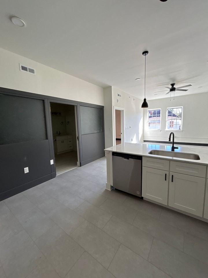 Stewart,SE,825 - Photo 7 of 17