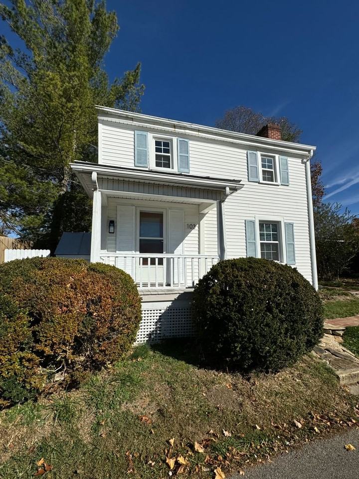 103 Penn St Ne - Photo 2 of 31